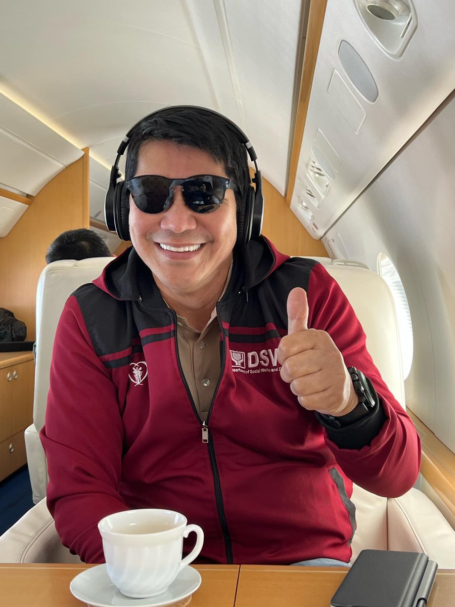 smninews's tweet photo. FLYING TO MAGUINDANAO WITH PBBM

DSWD Sec. Erwin Tulfo shares trip with the Pres. Bongbong Marcos in a recent post.  

“Your government is always here to help you”, according to the President.

📸Erwin Tulfo/FB Page https://t.co/0njhClhSig