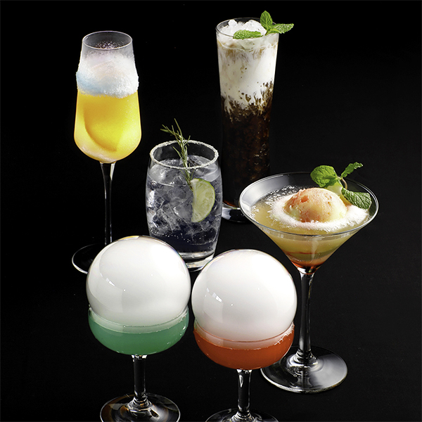 42BAR_1's tweet photo. 【🥂Winter Cocktail Collection 2022-2023🥂】

BARで冬を堪能✨冬をカクテルで楽しむ😍
❄️『Winter Cocktail Collection 2022-2023』❄️

【期間】１１月１日（火）～１月９日（月）
【店舗】42BAR

#冬限定 #アルコール #お酒 #カクテル #期間限定 https://t.co/whr7mEwuxC