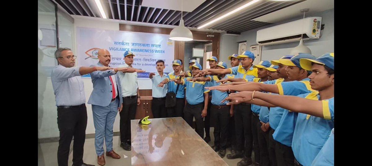 BPCL_Meerut's tweet photo. We as a team have adopted the integrity pledge and are committed to uphold highest standards of honesty &amp; integrity to follow probity and rule of law in all walks of life. #VigilanceAwarenessWeek #VAW2022 @RajeshS37294160 @BPCLimited @CVCIndia #corruptionfreeindia https://t.co/Y6SqtkeYyH