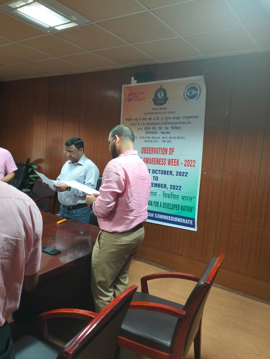CgstHowrah's tweet photo. Howrah  CGST &amp; CX  Commissionerate is observing #VigilanceAwarenessWeek  with the theme “Corruption free India for a developed Nation”. 

 taking  #IntegrityPledge by Officers/Staff of Howrah CGST &amp; CX  Commissionerate. 
@cbic_india
@dgovcbic
@cgstkolkatazone https://t.co/2uoQXpu19L