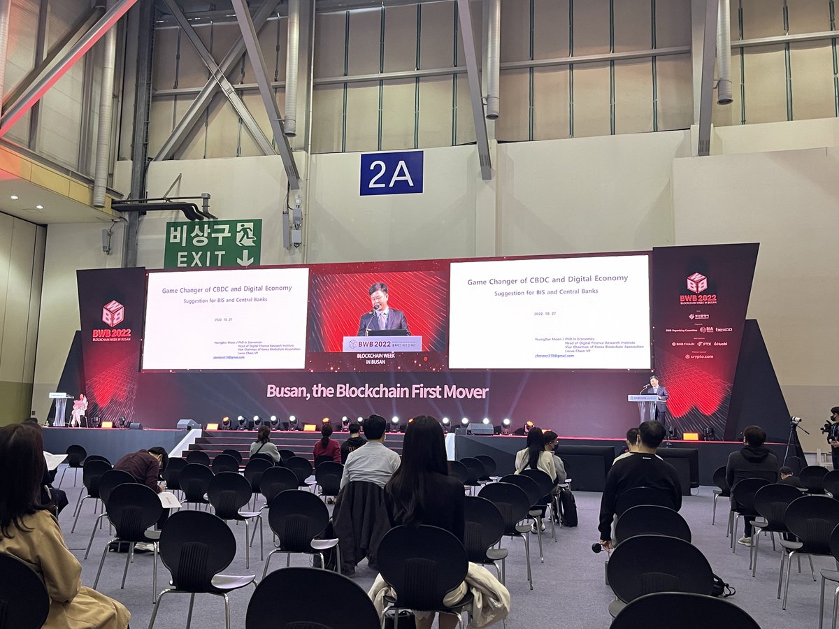 LocusChain's tweet photo. Post-Event Review on #BWB2022

Day 1⃣

Dr. #Youngbae_Moon, VP/advisor to #LocusChain, 
gave a lecture on the 27th about the use of #CBDC &amp; #blockchain and expressed in-depth opinions on how #Locuschain will be used in the future😎

#Locuschain #Blockchain_Finance #BWB2022 https://t.co/lCgfUs3BvL