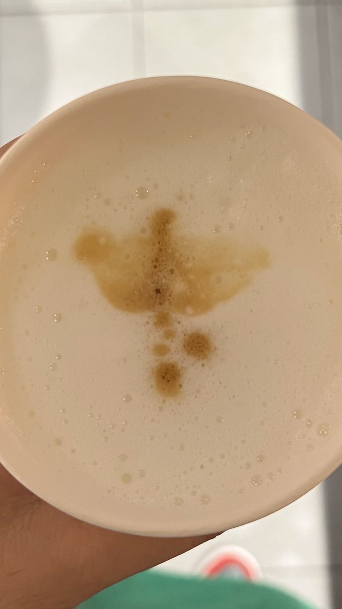 spike2002__'s tweet photo. Santa Justa a Starbucks que faz até a Marilyn Monroe no Latte Macchiato https://t.co/adVtqPqcDT