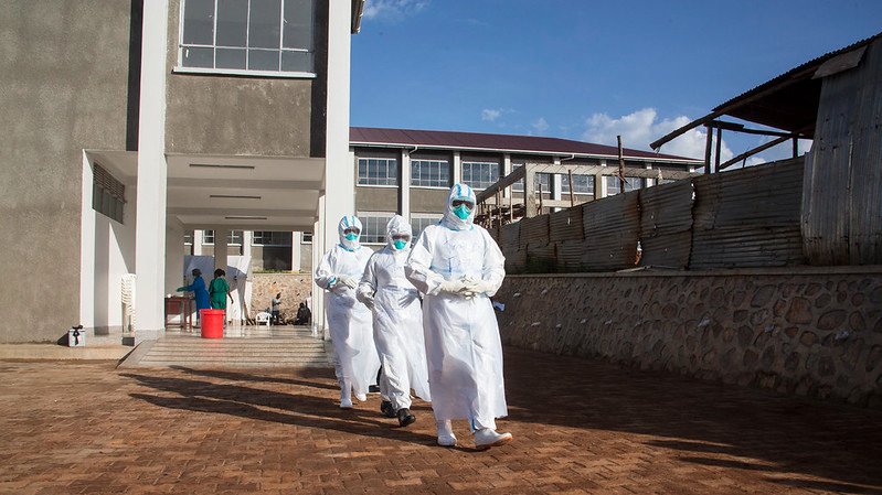 WHO Uganda (@WHOUganda) on Twitter photo 2022-11-01 06:49:24 .@WHO yesterday supported the establishment of a 40-bed area for suspected Ebola patients at #Mubende Hospital. This will go a long way in strengthening the isolation of suspected cases & creating more space to improve the management of #Ebola confirmed cases. @USAIDUganda .@WHO yesterday supported the establishment of a 40-bed area for suspected Ebola patients at #Mubende Hospital. This will go a long way in strengthening the isolation of suspected cases & creating more space to improve the management of #Ebola confirmed cases. @USAIDUganda