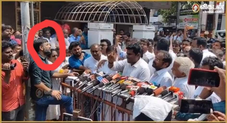 ksanand1974's tweet photo. அடுத்த பிரஸ் மீட்ல ஆட்டுக்குட்டி மூஞ்சி மேல கால வைடா தோழா. கெத்து https://t.co/olXrh9dhT0