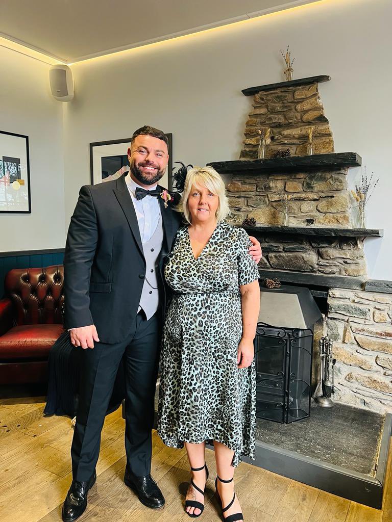 Massive happy birthday to my amazing mother🥳 only woman that can put up with me 😂 have an amazing day 😊 love you to bits❤️