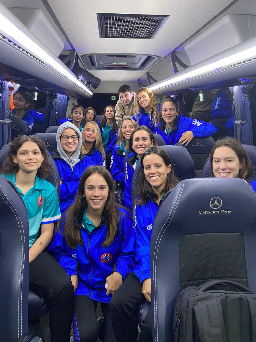 espanyol_futsal's tweet photo. El femenino A de camino a #Alagon para jugar un triangular contra @ColoColoZaragoz y @AvenidaFS
Muchas suerte 🔵⚪🔵⚪
#orgulloperico 💪💪💪 https://t.co/jcITZb1eR2