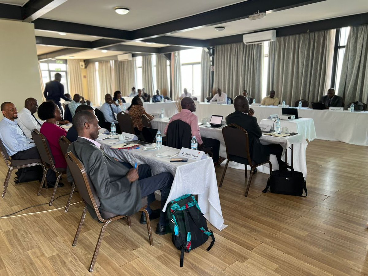 ceosummituganda's tweet photo. #Day1
CEO Apprenticeship Program Module 4 2022:
@srughani the CEO @StanChartUGA, sharing insights on "Leading and Building a Legacy that will outlive you."
#CAP2022
Register 👉 https://t.co/51RaLcOjVJ… to participate https://t.co/ARaNIhUGG9