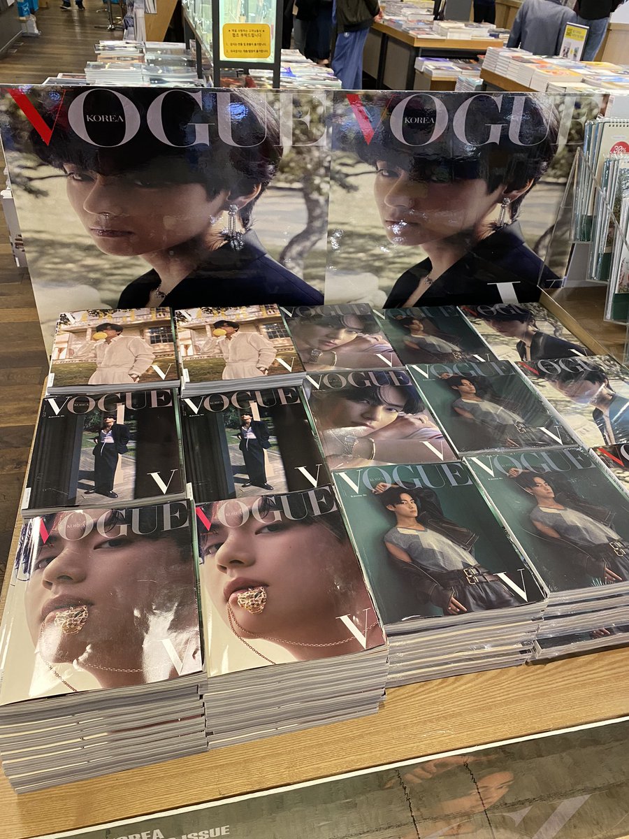 peachchims's tweet photo. all the taehyungs at kyobo https://t.co/x0HKtm3rme