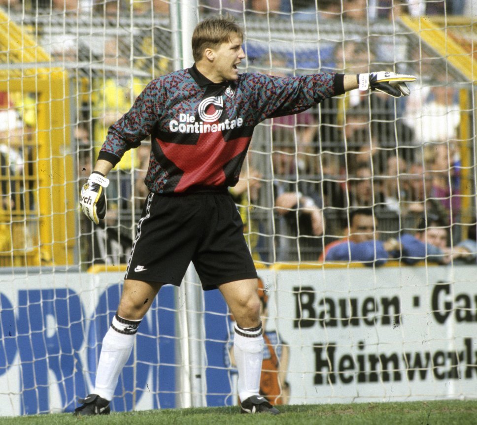 SaschaFltr's tweet photo. Folge 36 des #Keeperanalyse-Podcasts ist online! Wir schwärmen von Gregor Kobel (#bvb), nehmen Oliver Christensen (#hahohe) unter die Lupe &amp; blicken auch auf Kevin Trapp (#SGE), der nicht restlos überzeugen konnte.🤨

Zur Folge👉 https://t.co/Qu43bog8VS https://t.co/7fkvbwL1vl