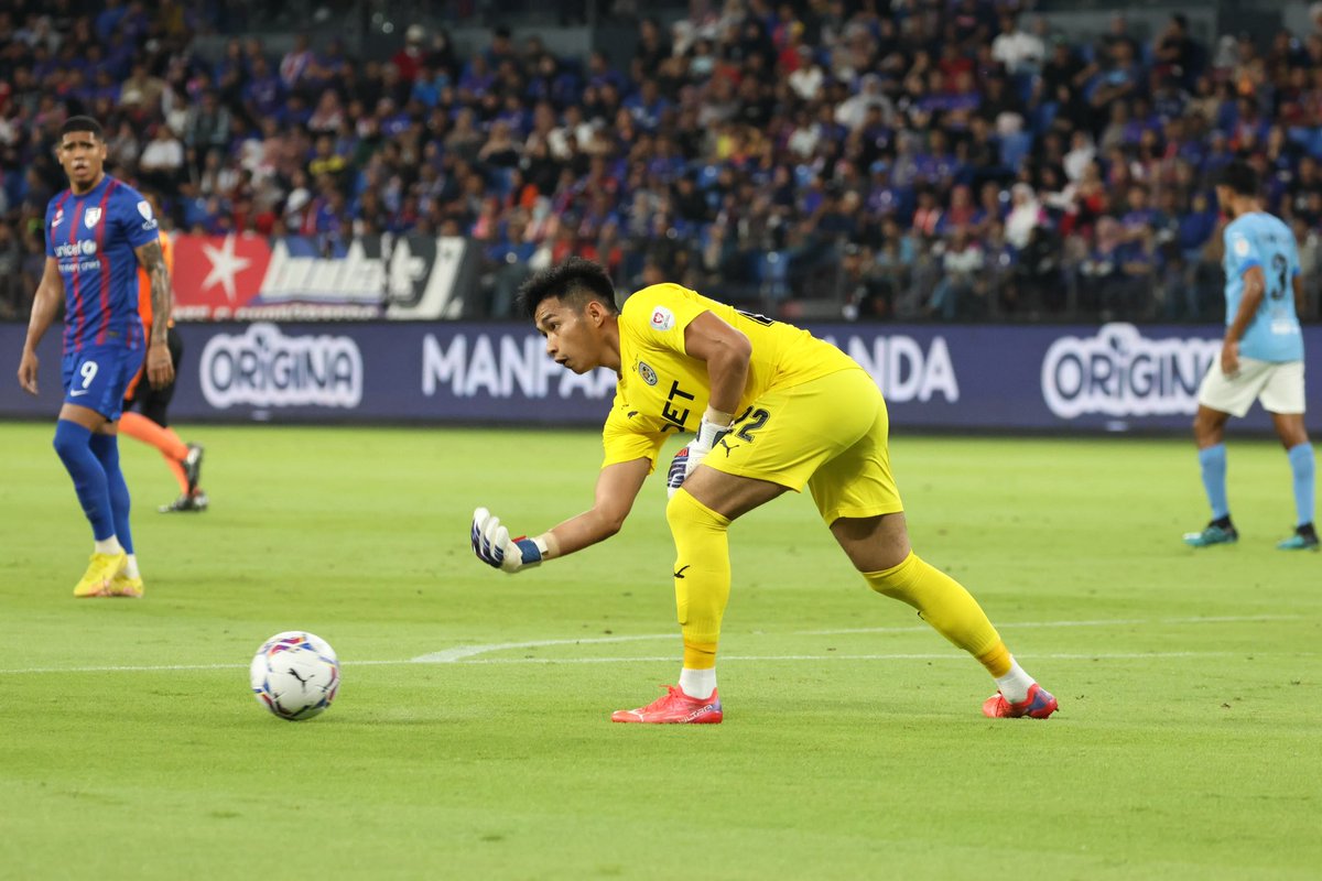 pjcityfc's tweet photo. Action shots against Johor Darul Ta’zim FC at Sultan Ibrahim Stadium last night.

#YakiniLokal #ThePhoenix #QNET https://t.co/GIPg8qhv93