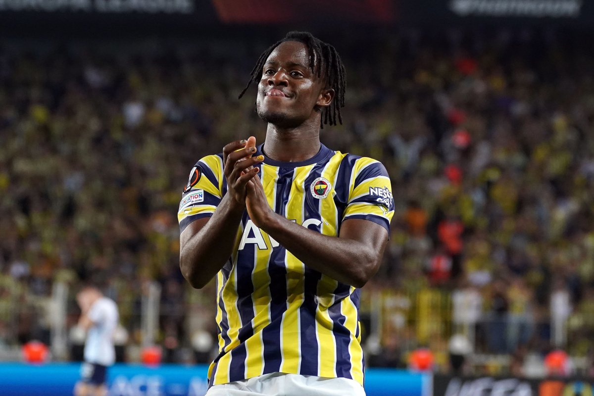 Beşiktaş'ta 42 maçta 14 gol atan Michy Batshauyi, Fenerbahçe'de 14 maçta 9 gol attı.