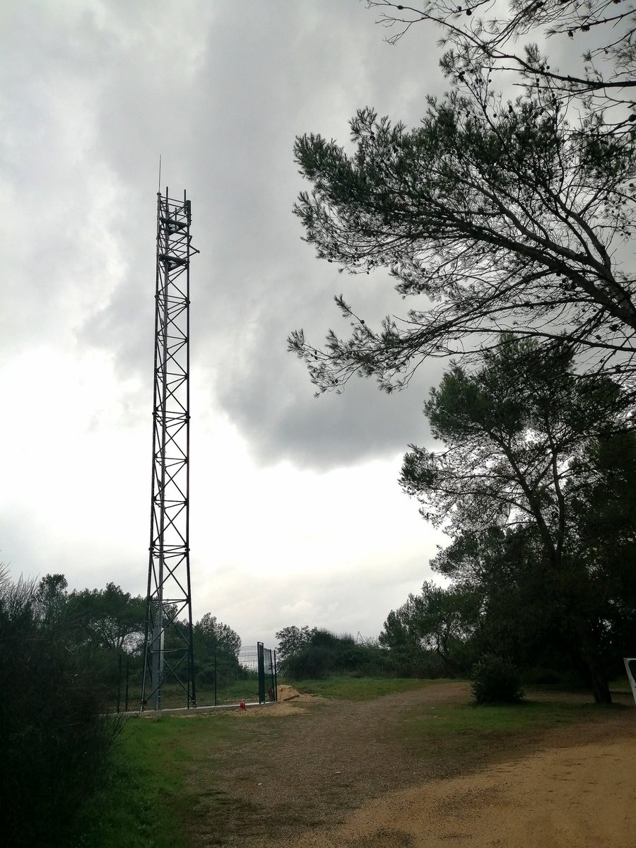 Arrivée de l'antenne
#Téléphonie en #MilieuRural
#Belvézet Pays #Uzès #Gard #Occitanie