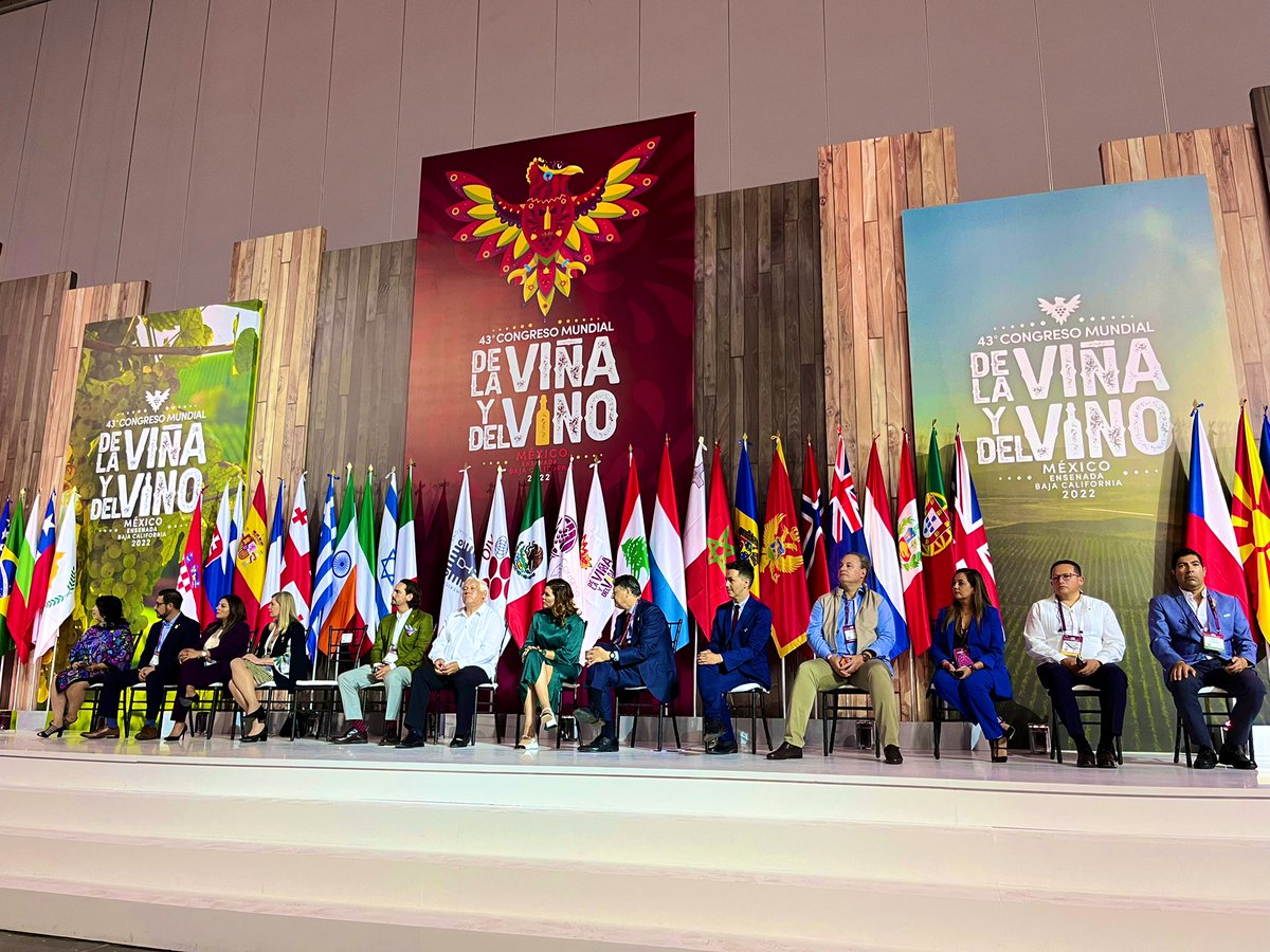 davidptp07's tweet photo. Oficialmente inaugurado el 43 Congreso Internacional del Vino 🍷 @OIV_int @OIV2022mx con la presencia del Secretario @vmva1950 y la Gobernadora @MarinadelPilar. Contento de ver a tantos amigos @provino_bc productores del Valle de Guadalupe y muchos rincones del mundo 🌎. ¡Éxitos! https://t.co/zjnsRKA42M