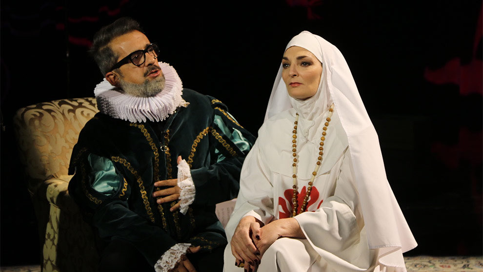 larotesmeyer's tweet image. ¿No es verdad, ángel de amor,
Que en esta apartada orilla,
La LOMLOE se te hace bolilla,
Y aún no tienes la programación?