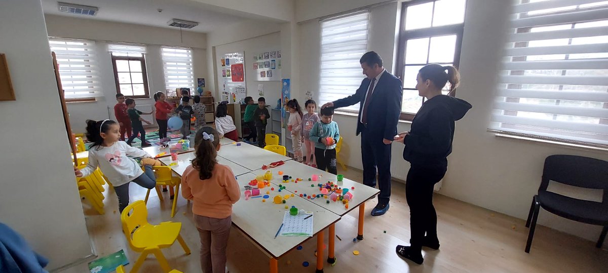 İl Millî Eğitim Müdürümüz Sayın Ahmet Özdemir, TOKİ Anaokulunu ziyaret ederek öğrencilerimizin derslerine konuk oldu.

Ziyarette öğrencilerimizle ve öğretmenlerimizle bir araya gelen Müdürümüz, okulumuz ile ilgili öğretmenlerimizden bilgi aldı.

<a href="/tcmeb/">Millî Eğitim Bakanlığı</a> <a href="/ahmetozdemirmem/">Ahmet Özdemir</a>