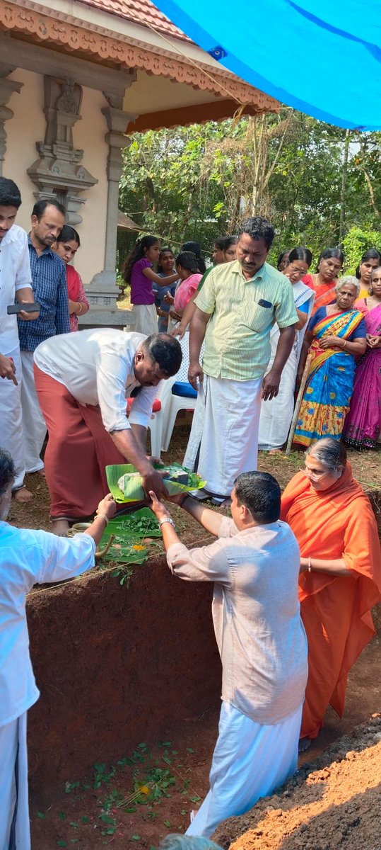 Shilanyas of Avanamkulam Subrahmanya temple was done on 31 Oct 2022 by Swamini Athulyamritaprana, Mathathipathi of  Mata Amritanandamayi Ashram Tanur, Malappuram.

You can contribute via unct.be/kl017 or via UPI to donate@kbl 

#ReclaimTemples #KL017