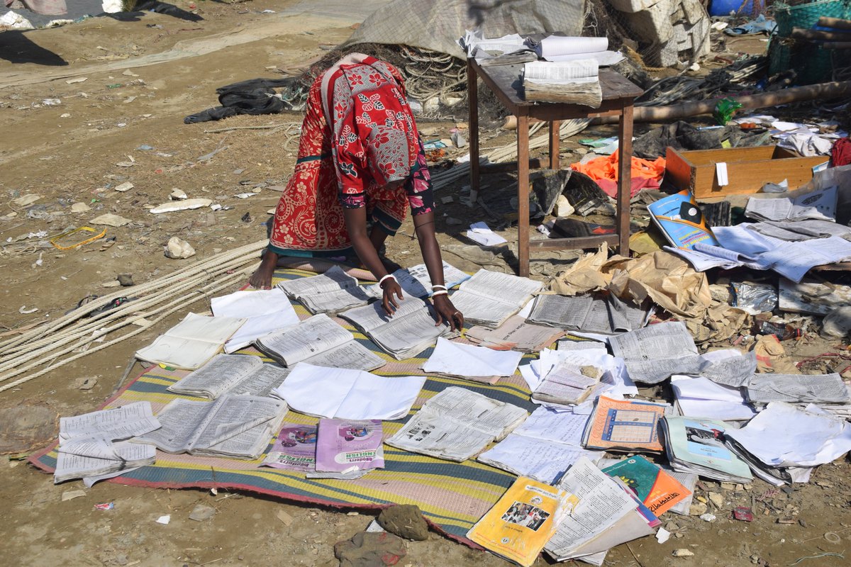 ri_montu's tweet photo. These children from the fishing village of Chittagong, #Bangladesh lost their books in #cyclonesitrang. They are worried about education. No books, no house to live in, no place to study at home, taking 3 meals a day is becoming difficult.
#ClimateCrisis #LossAndDamage #COP27 https://t.co/nCWddmRzrk