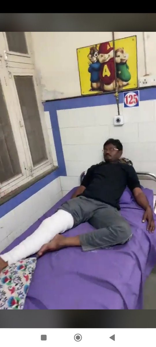 SidKeVichaar's tweet photo. Beds and tiles changed just before the visit of PM Narendra Modi 

Now Gujaratis have two options to get good Hospitals 

1. Make Narendra Modi visit every Hospital in Gujarat.

2. Vote For AAP in coming elections.

#MorbiBridgeCollapse #MorbiScam https://t.co/g9VO0BqjVl