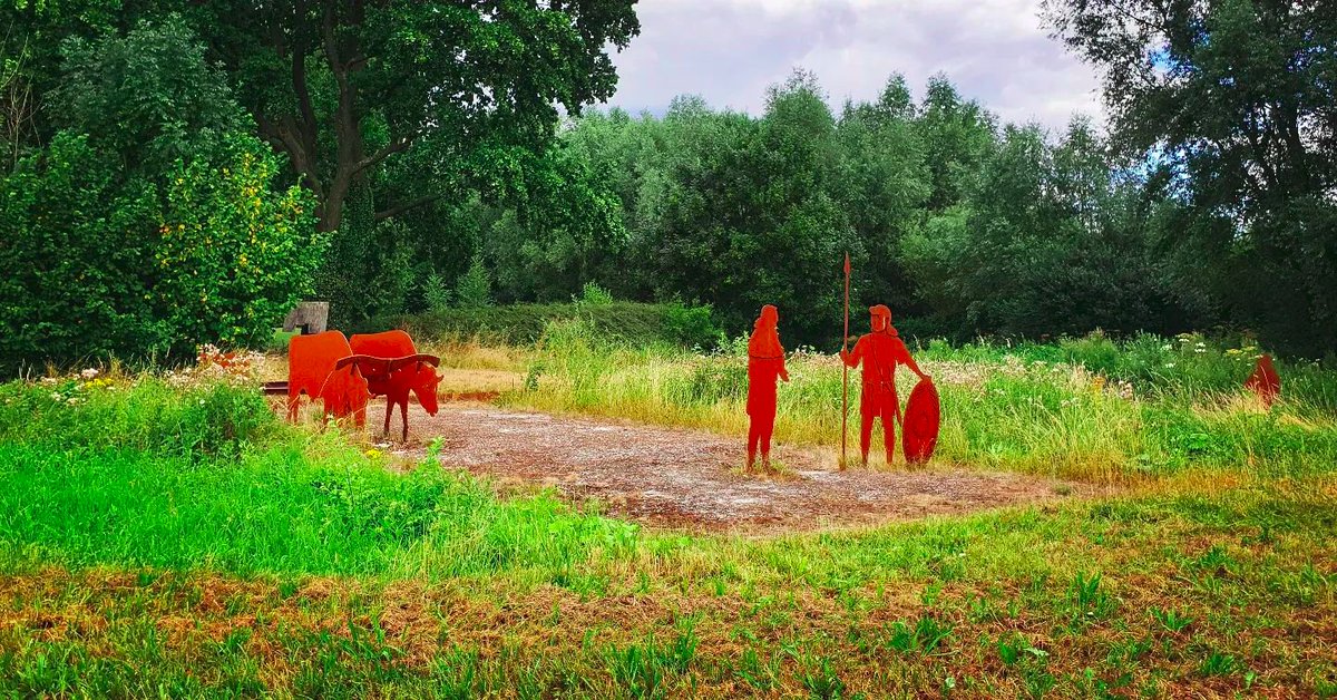 Old Roman road from Nijmegen (Noviomagus) to possibly Castra Herculis (Arnhem-Meinerswijk). This reconstructed part is at the still-used Roman road near Driel. The road leads past the temple in Elst and is marked by a higher elevation from times when the Betuwe was a marsh land.