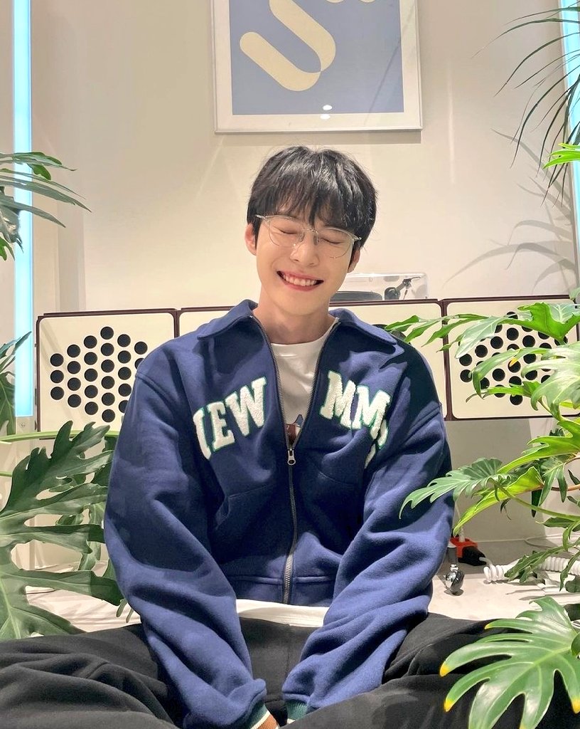 thread of JOY and DOYOUNG viral videos on twitter: