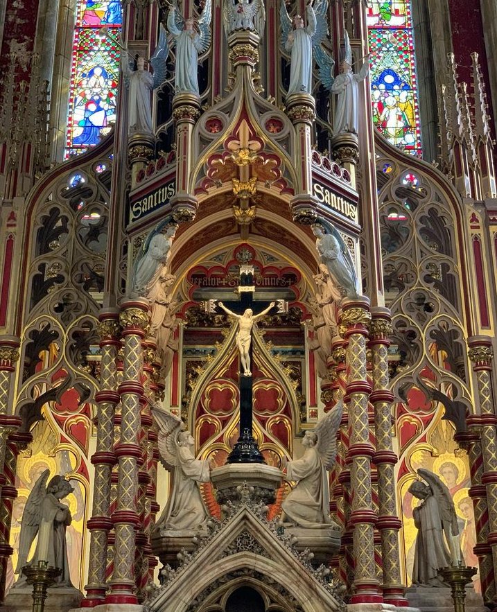 Detail of the #altar. Roman Catholic College of #StCuthbert,#Ushaw, #Durham. Designed by #PETERPAULPugin. Ca.1890.
@ushawdurham
@HistoricEngland Grade I & II
📷 ©Bienn Carlo Manuntag
#awnpugin #pugin #augustuspugin #gothicrevival #gothicrevivalaltar #puginushaw #ushawcollege #art