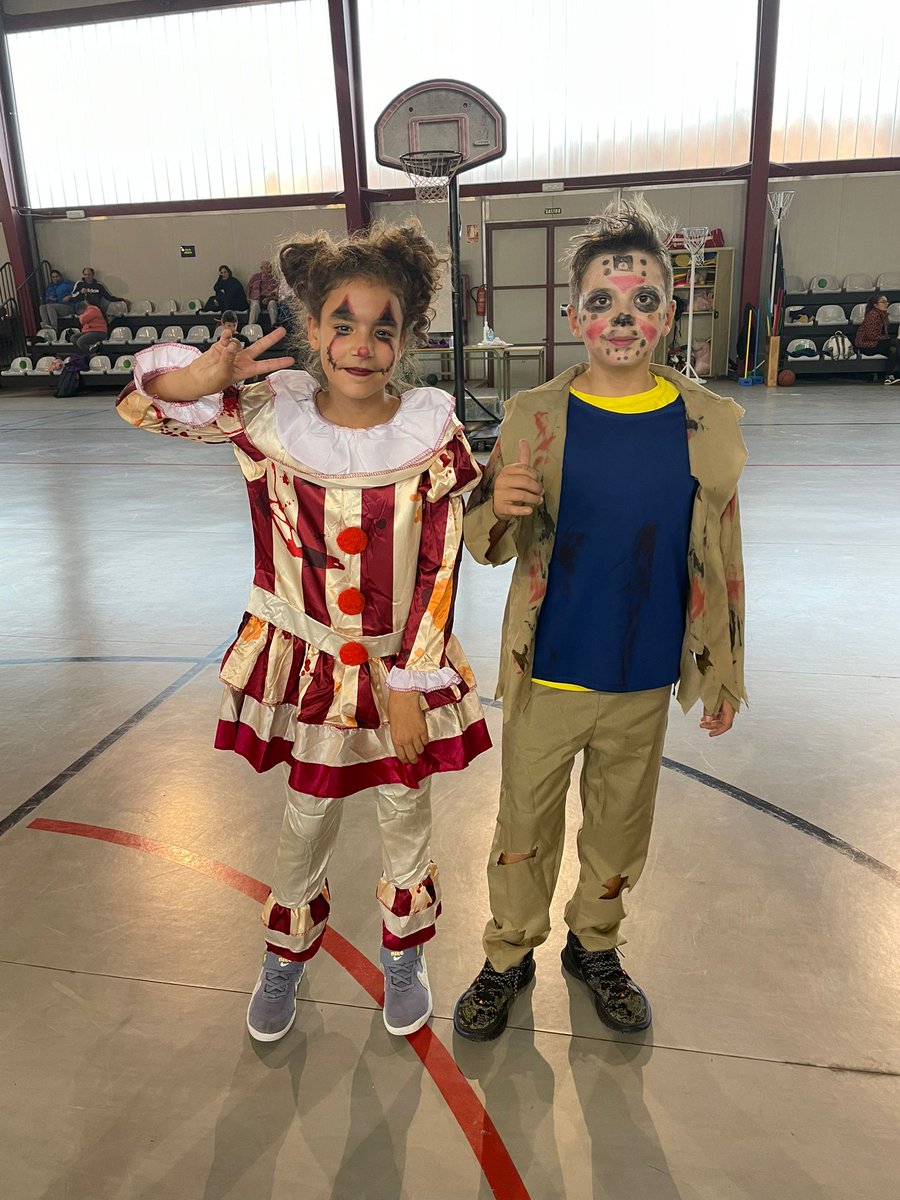 CB625Ponferrada's tweet photo. ¡Lo pasamos de miedo! 👻 #CB625 #Halloween #SomosAmarillos https://t.co/VYbXVY7P3n