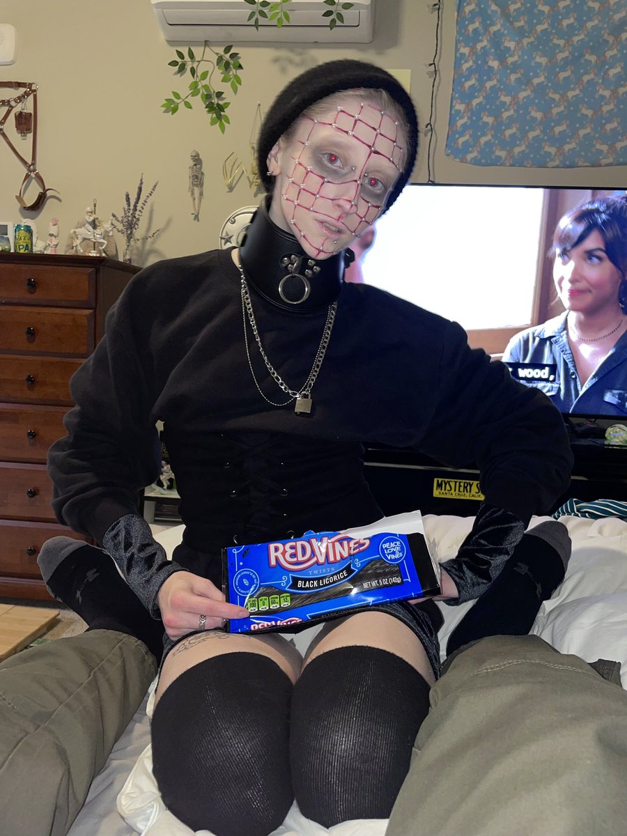 666crumbs's tweet photo. happy hallowiener stinkers https://t.co/uBHAXj51Lg