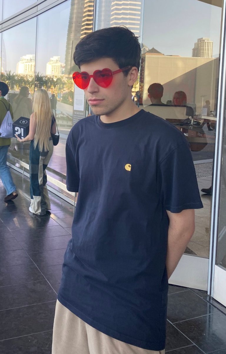 Busyy0's tweet photo. HAPPY BIRTHDAY GEORGE!!🥳❤️
#GeorgesBdayBash #happybirthdaygeorge https://t.co/hLq17dscPz