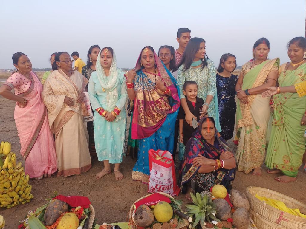 ezcckolkata's tweet photo. Glimpses from Chaat Parva on 31 October 2022 at bank of Ganga, Patna, #Bihar organised by @ezcckolkata @MinOfCultureGoI in collaboration with different local NGO
@kishanreddybjp @arjunrammeghwal @M_Lekhi @AmritMahotsav
#chaatpuja #indianfest #chaatpuja #indianfest #chaatpujaival https://t.co/PTAtdJn5ZE