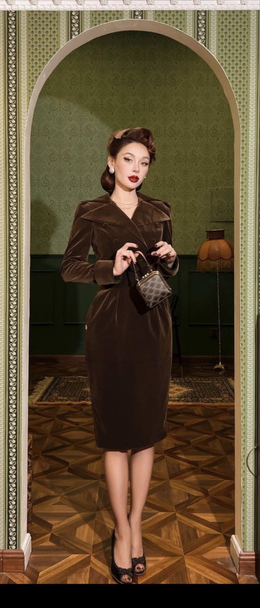 Candid Legs on Twitter "stockings nylons legs pantyhose feet babes"