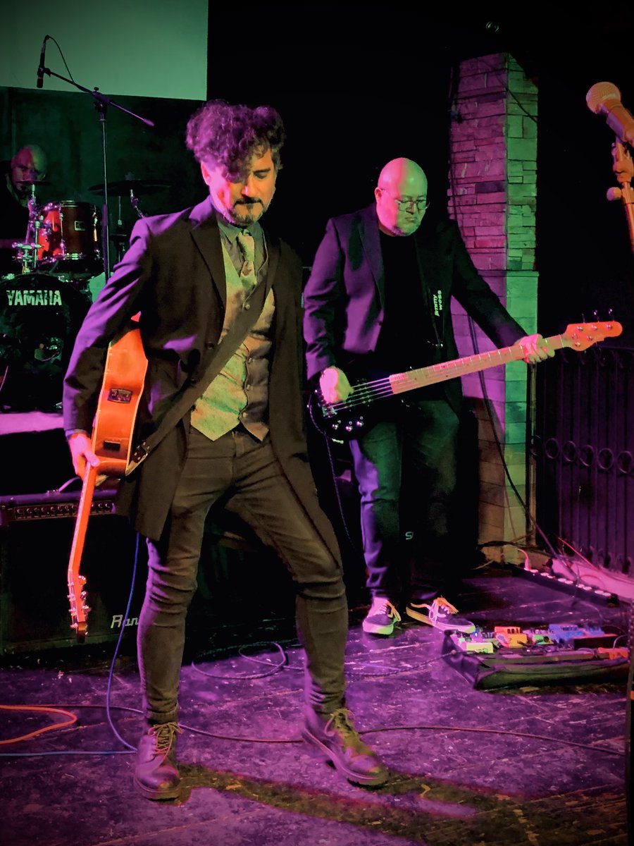 diabloglez's tweet image. Hueco @huecodark y Las Ánimas del cuarto Oscuro en el @dadaxclub Reencuentro de entrañables amigos.