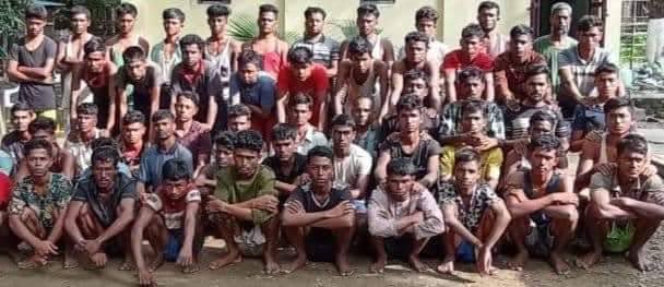 nslwin's tweet photo. A boat sinks, and 20 Rohingya are missing.

On Oct 30, a boat carrying more than 80 Rohingya sank near Gadonelay village, Ama sub-township in Ayeyarwady Region’s Pyapon Township. 60 Rohingya — 54 men &amp; 6 women, including 45 under 18 — were rescued. 

More than 20 are missing. 1/2 https://t.co/UM45EfpH6P