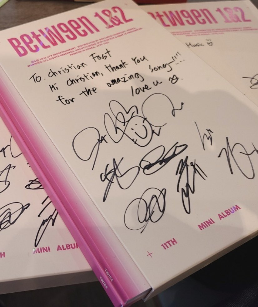 chrisfast10's tweet photo. Thank you @JYPETWICE 🙏🙏🙏❤️it was an honor working with you🙌
#TWICE_BETWEEN1AND2 #WHENWEWEREKIDS https://t.co/U2cGoXYEPt