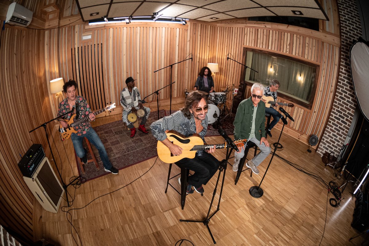 JNJInnovMedES's tweet photo. La detección precoz del #CáncerDePróstata es clave. Nos lo recuerdan @ACarmonaOficial y @KikoVeneno en esta versión de la canción "Para que tú no llores".

¡No lo dejes pasar! 🔊 https://t.co/BkR10bu7gC

 #JanssenContigo #InspecciónTécnicaDeVarones #Movember https://t.co/tnI6gOBkep