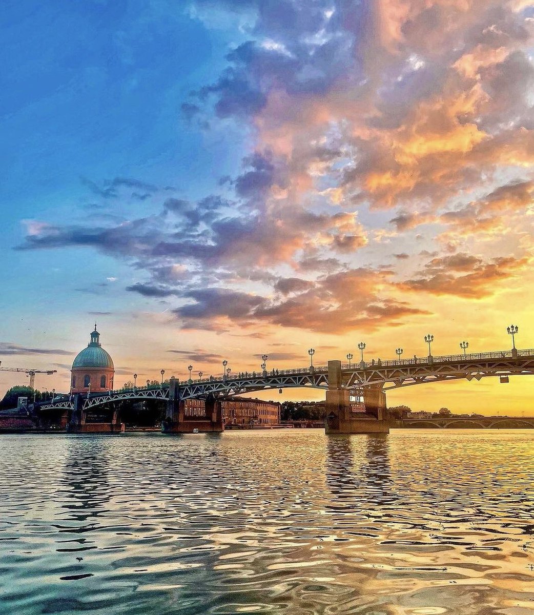LMPositif's tweet photo. 🇫🇷 Toulouse et le Dôme de la Grave !
☀️ Très bonne journée à tous ! 🍀 💛

📸 stefvsky https://t.co/ccgh8cfrO8