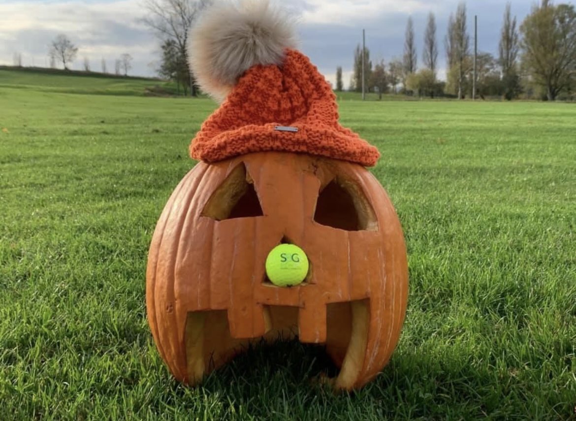 I am ready for a full days @ThePGA Coaching ⛳️today, waiting to sprinkle a little Halloween 🎃 magic to your game. Let’s successfully banish the shot which “scares” you working on your winter programme. #PGAProfessional #PGAPlay #WomensGolf #GolfMonthlyTop50