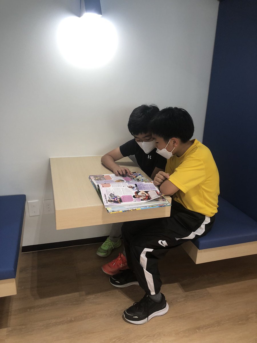 Today the excited #es #students @ #sis #read, #explored &amp; #inquired in the new #ES #Library space of learning. #intlib #schoollibrarian