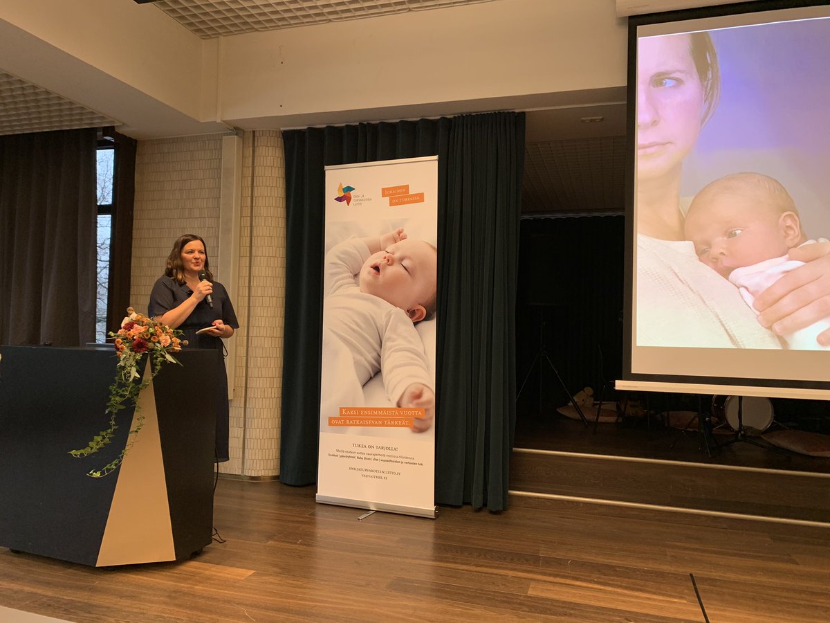 #turku apulaispormestari <a href="/elinarant/">Elina Rantanen</a> toi kaupungin tervehdyksen #vauvafoorumiin. Hyvän elämän pohja kohdusta asti. Lähtökohdat, voimavarat, häpeä, kiire, byrokratia. Kumppanuus, tulevaisuus ja mahdollisuus. <a href="/TuentuTurku/">Turun ensi&turvakoti</a> @Ensi_turvakodit