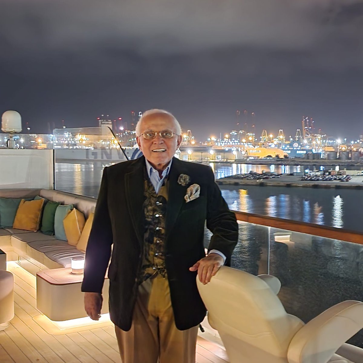 danspena's tweet photo. Leaving Barcelona on Ritz Carlton luxury yacht! https://t.co/1oA8YBpCFU