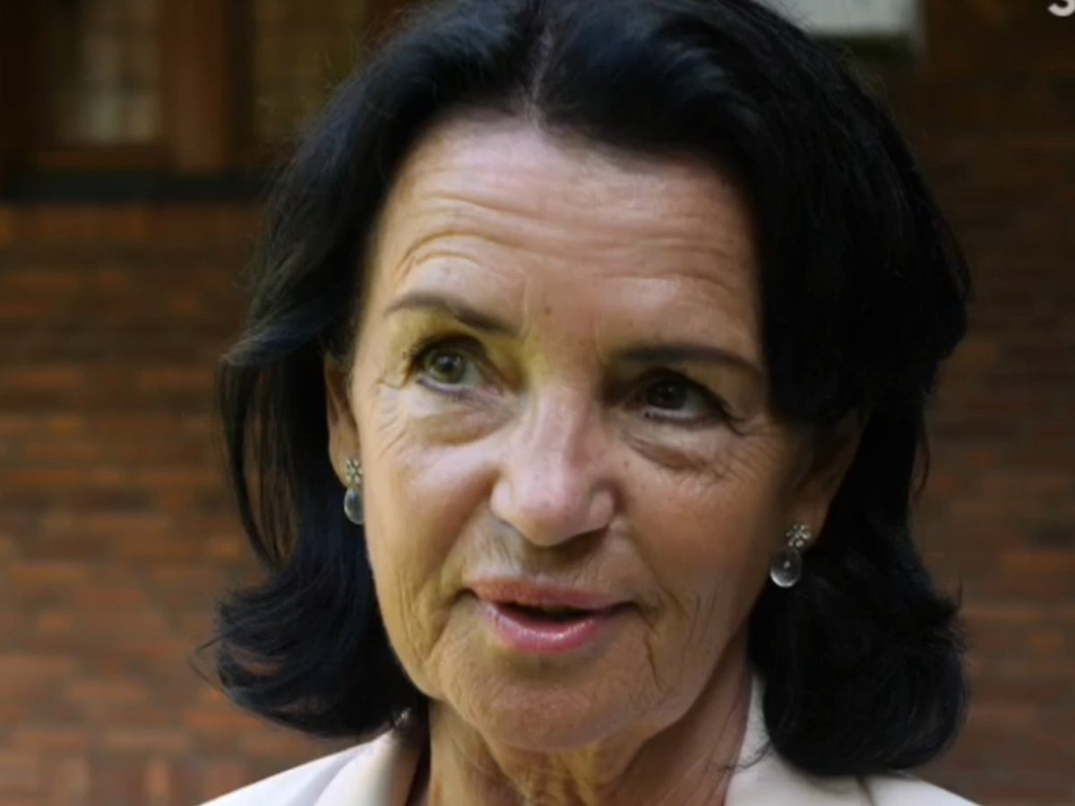 HelenVonPost's tweet photo. @SvPol ”Råttan” Ramberg.
Damen, som lanserade attributet ”brunråttor” för dem, som inte jublade över rikets migrationspolitik
En i sanning passande representant för den snobbiga skara av inavlade lagvrängare, vilka i dag smörjer kråset så att det stinker lång väg. https://t.co/Ivc7nJgfuv