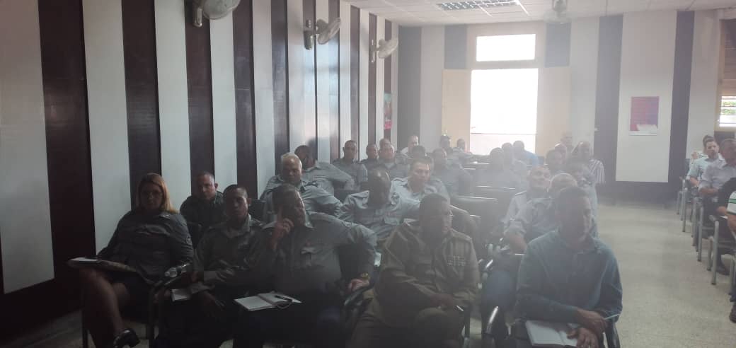 📌Con la magistral intervención del Dr. Ramón Alarcón Borges sobre las novedades, enfoques y desafíos jurídicos de La Ley de Ejecución Penal en Cuba, inició el Taller Provincial de la Actividad de Control en <a href="/TppSantiagocuba/">Tribunal Provincial Popular Santiago de Cuba</a>.
<a href="/ralarcon82/">Ramón Alarcón</a>
<a href="/TSupremoCU/">TSupremoCU</a> 👇