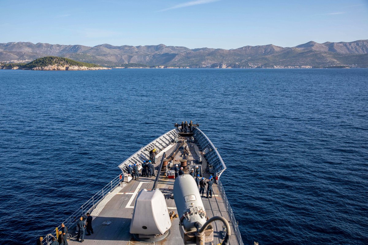 #USSLeyteGulf (CG 55) arrived in Dubrovnik 🇭🇷 for a scheduled port visit after participating in the #NATO-led vigilance activity #NeptuneStrike 22.2. Read more ⤵️ c6f.navy.mil/Press-Room/New…