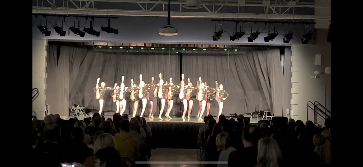 🍩 Donuts!! 🍩 TMS Poms is giving you a reason to indulge in a dozen (or 2) Krispy Kreme. Until 11/30, 50% of your order is donated back to Poms when purchased via our page! Buy online, visit your local store &amp; redeem using your code. Here’s the link: grouprai.se/krispykreme523…