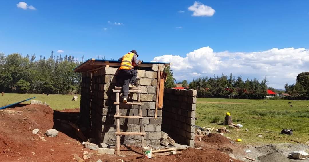 WilsaBuilders's tweet photo. 1, 2 Ngaindeithia Primary School is undergoing an unique transformation by upgrading its ablution blocks and constructing a new administration block.
3,4 the new 6-door ablution block is now complete.
#Designandbuildsolutions #Buildingyourdream https://t.co/efJWPAXT4x