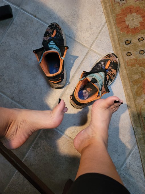 Lovie | That BBW W The Perfect Pretty Feeties’s pics and videos