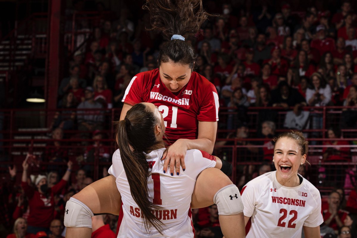 NCAAVolleyball's tweet photo. Vote for the #NCAAWVB Photo of the Week 📸

1️⃣ @BadgerVB Madness in Mad-town 🤪
2️⃣ @IlliniVBall Kind of a big deal 🤷‍♀️
3️⃣ @GTVolleyball Lavagirl gets hot 🔥🔥
4️⃣ @MontanaGrizVB Hip-Hip-Hoorah! 🥳 https://t.co/4YZgkepjwc