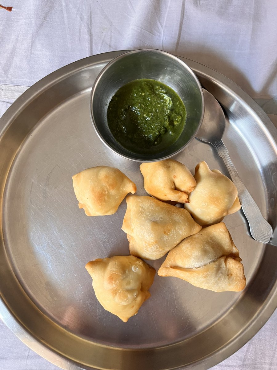 thatbareillygal's tweet photo. Ghar ka khaana is the best https://t.co/2dx8zoBeXj