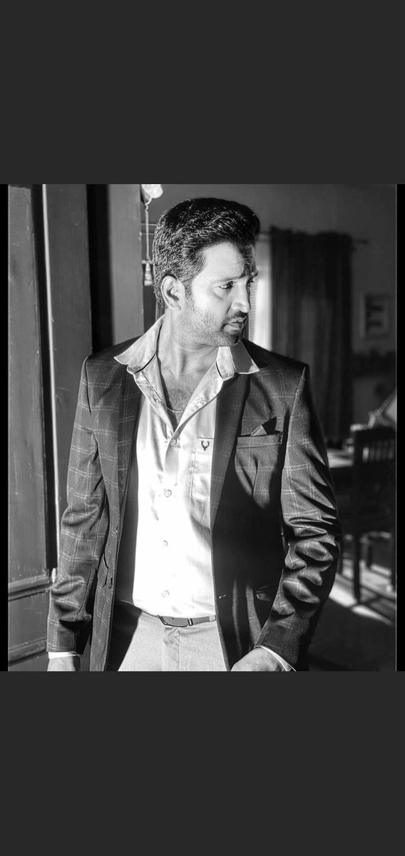 SantaHari's tweet photo. New look❤️💥😎
#santhanam https://t.co/HKL3Qm1bWm