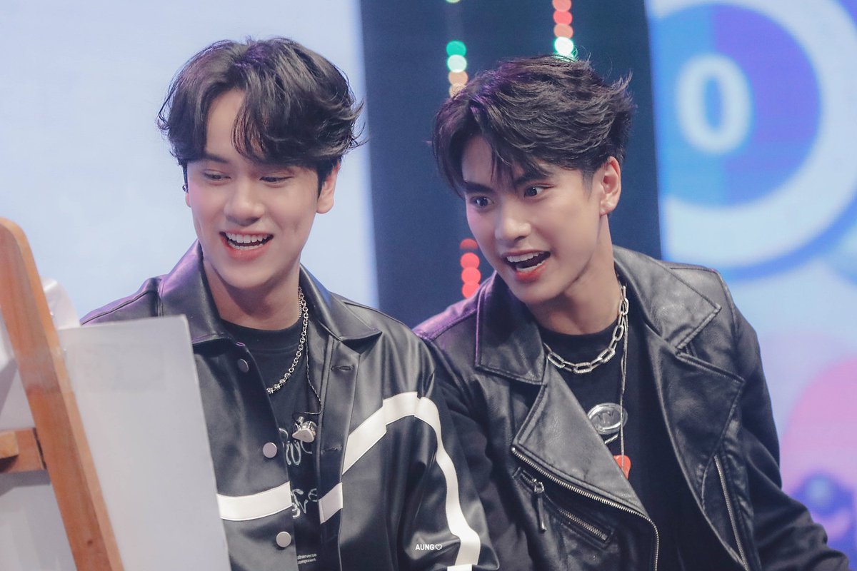 plz_more_giman's tweet photo. เธอมาทำให้ละลาย˚₊·—̳͟͞͞♥
#โอมนนน #OhmNanon https://t.co/fq4AevrKQf