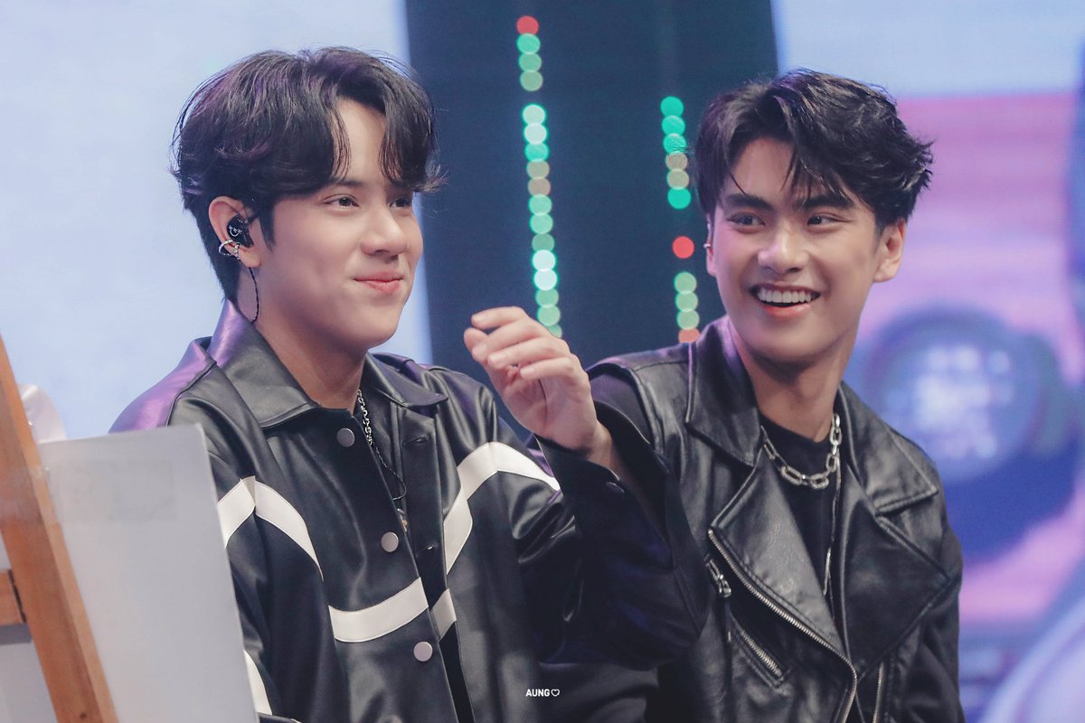 plz_more_giman's tweet photo. เธอมาทำให้ละลาย˚₊·—̳͟͞͞♥
#โอมนนน #OhmNanon https://t.co/fq4AevrKQf